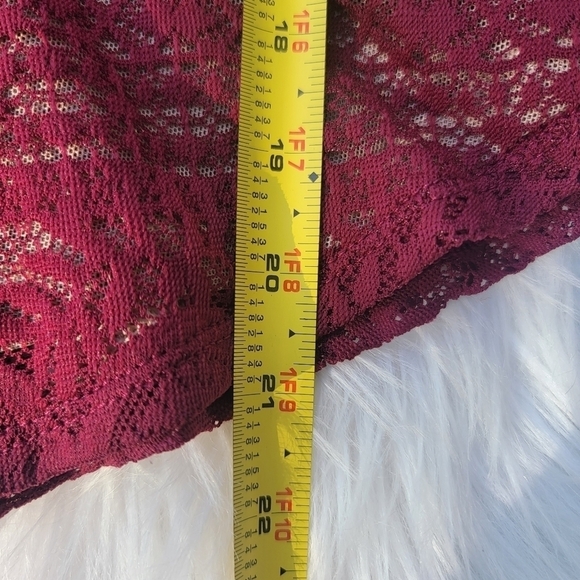 BCBG Avalaon Lace Top XS - Picture 6 of 9